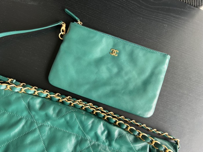 Handbag Chanel  size  39cmx42cmx8 cm