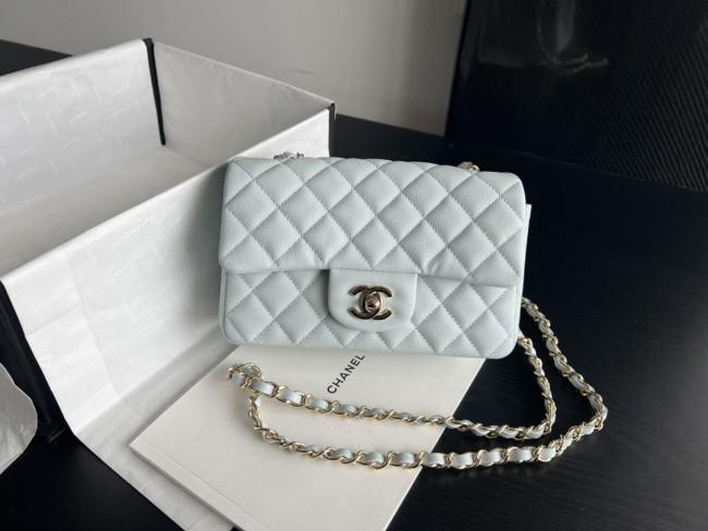  Handbag Chanel  size  20 cm