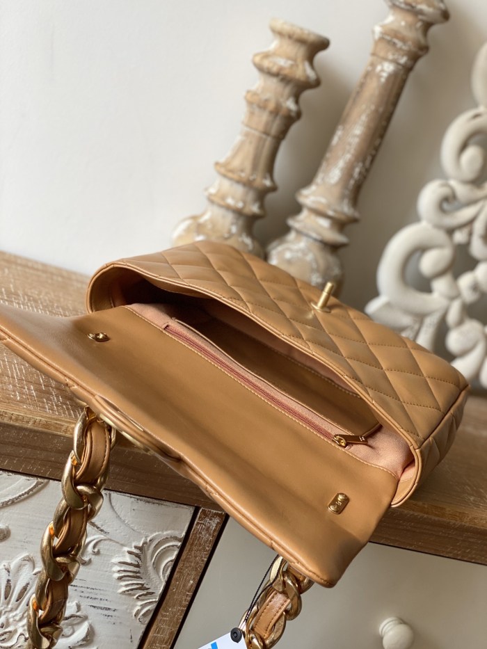  Handbag  Chanel 3215  size  18*27*8  cm