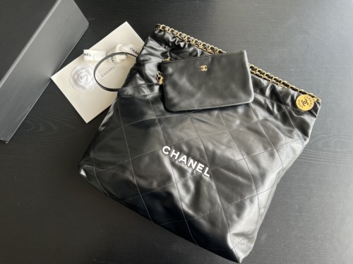  Handbag   Chanel  size  48cmx45cmx10 cm