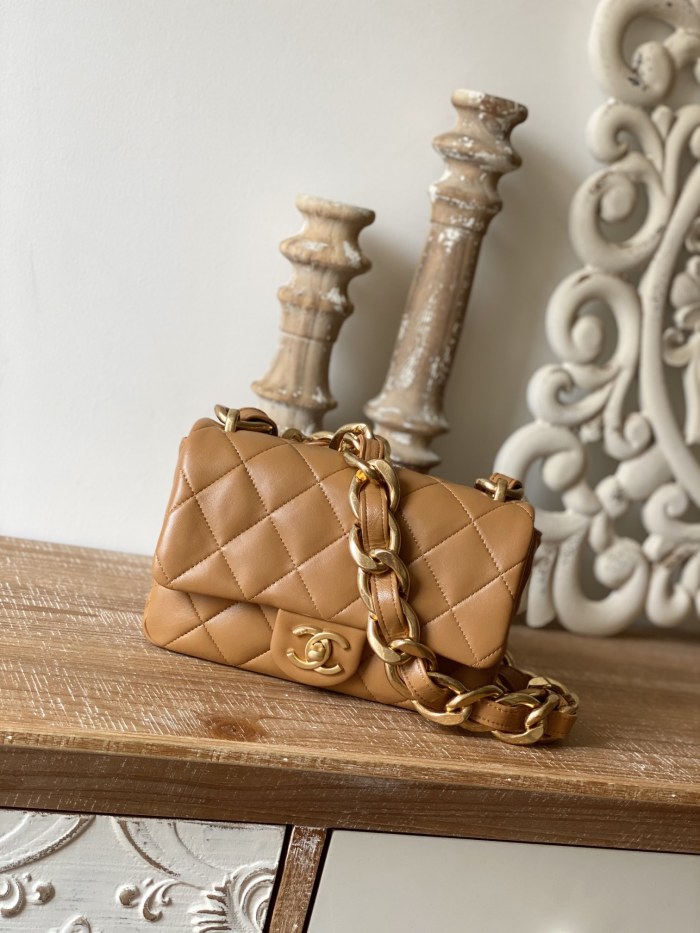  Handbag  Chanel 3214  size  17*21*6  cm