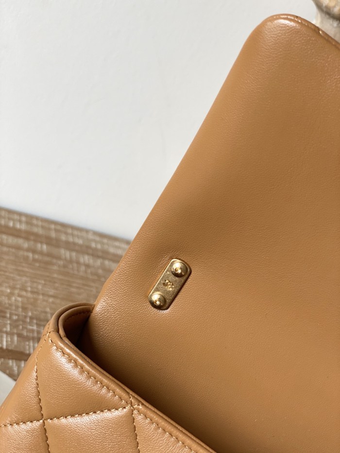  Handbag  Chanel 3214  size  17*21*6  cm