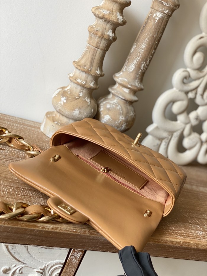  Handbag  Chanel 3214  size  17*21*6  cm