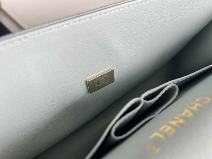  Handbag Chanel  size 25 cm