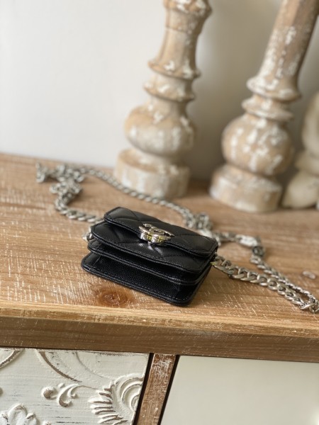  Handbag  Chanel  81198  8.5×9.7×6 cm