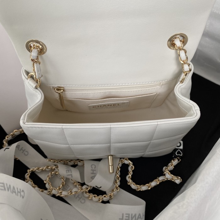  Handbag   Chanel  AS3330  size  17*14*7 cm