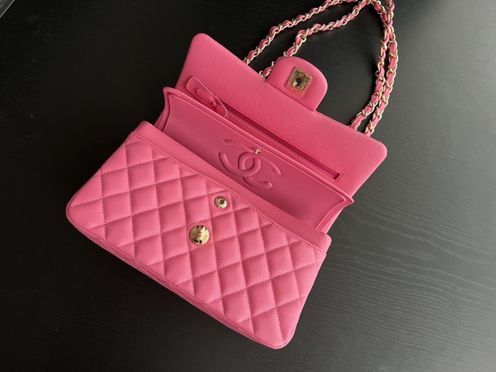  Handbag   Chanel  size  23 cm