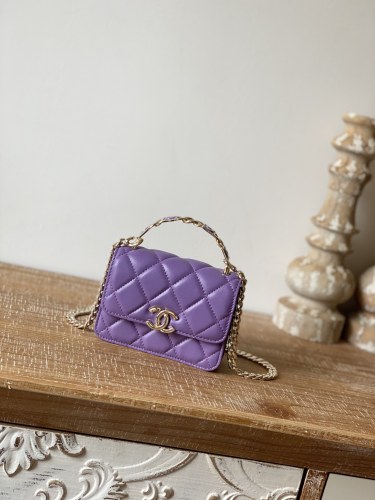  Handbag  Chanel 81197  size  9.5×13×6 cm