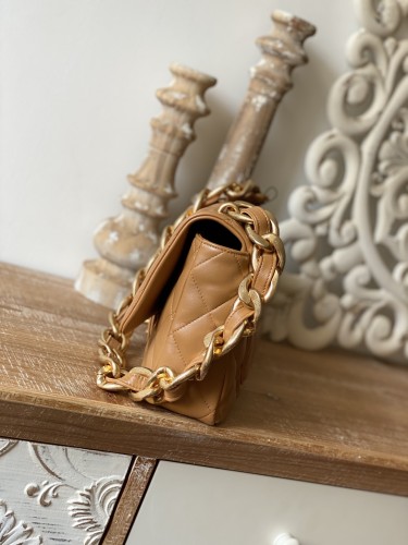  Handbag  Chanel 3215  size  18*27*8  cm