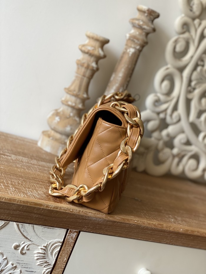  Handbag  Chanel 3215  size  18*27*8  cm