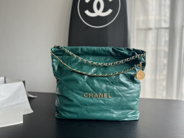 Handbag Chanel  size  39cmx42cmx8 cm