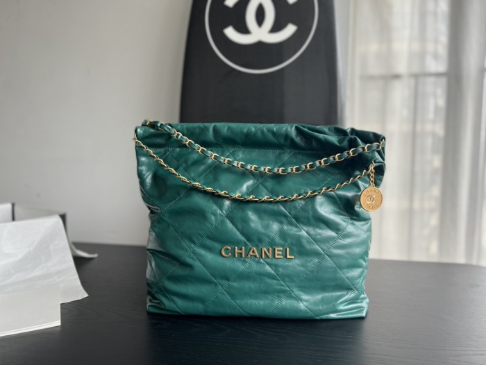 Handbag Chanel  size  39cmx42cmx8 cm