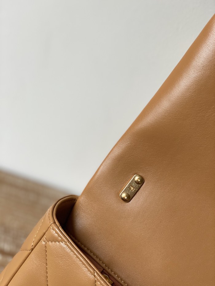  Handbag  Chanel 3215  size  18*27*8  cm