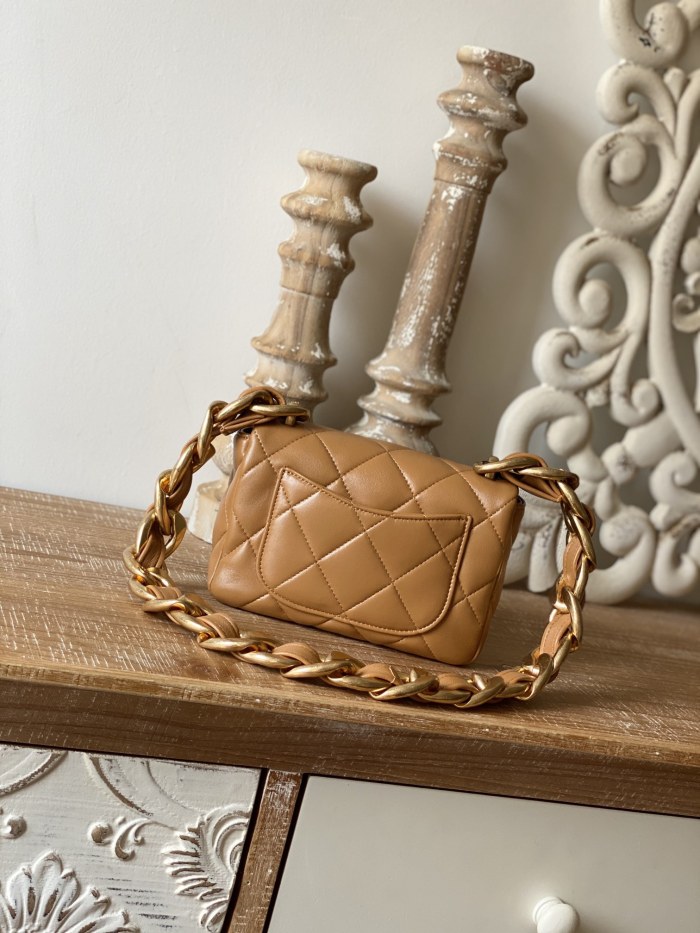  Handbag Chanel 3213  size  13*17*6  cm