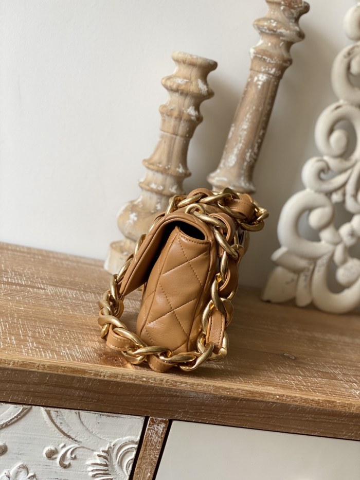  Handbag  Chanel 3214  size  17*21*6  cm