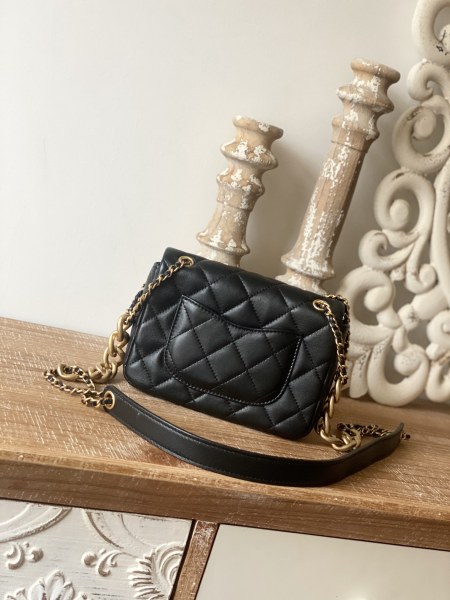  Handbag  Chanel  As3109  size  19*14*6 cm