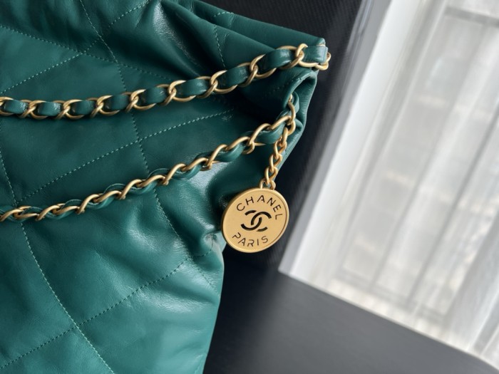  Handbag   Chanel   size  35cmx37cmx7 cm