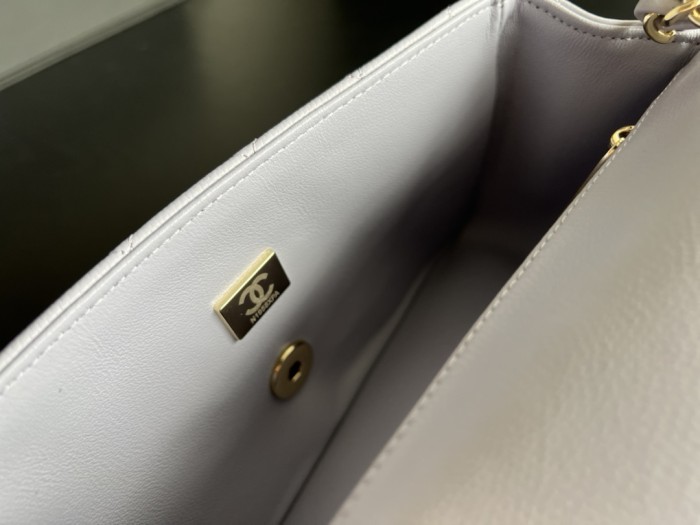  Handbag   Chanel   size  20 cm