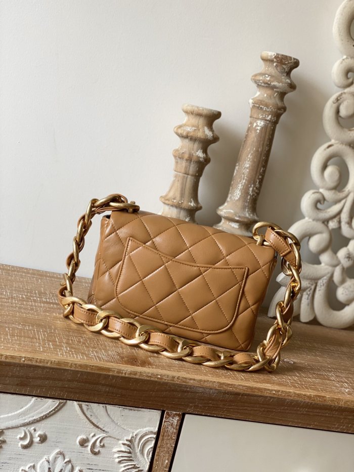  Handbag  Chanel 3214  size  17*21*6  cm