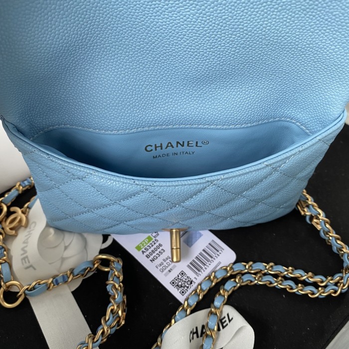  Handbag   Chanel AS3225  size  12*17.5*2.5 cm