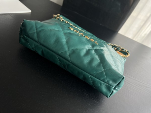  Handbag   Chanel   size  35cmx37cmx7 cm