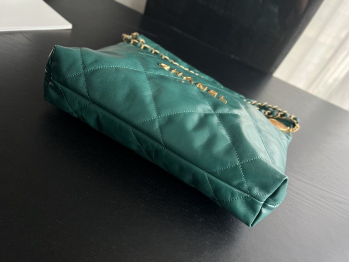  Handbag   Chanel   size  35cmx37cmx7 cm