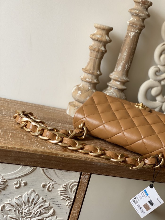  Handbag  Chanel 3215  size  18*27*8  cm