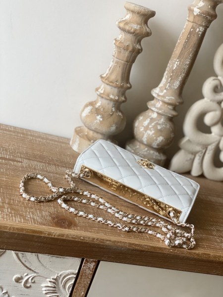 Handbag  Chanel 88632  size  19 cm