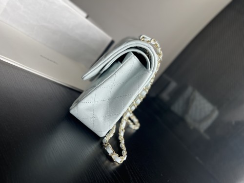  Handbag Chanel  size 25 cm