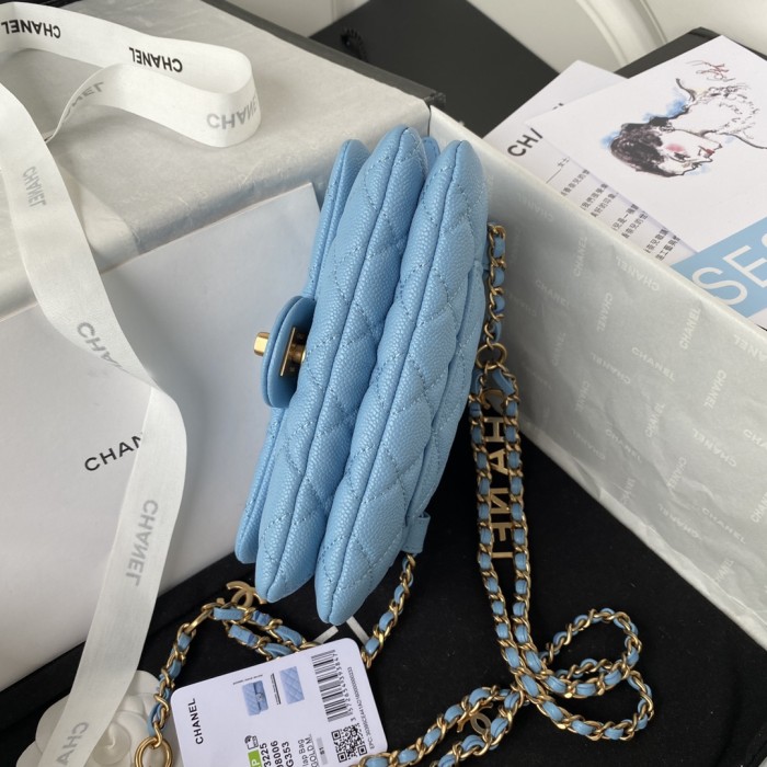  Handbag   Chanel AS3225  size  12*17.5*2.5 cm