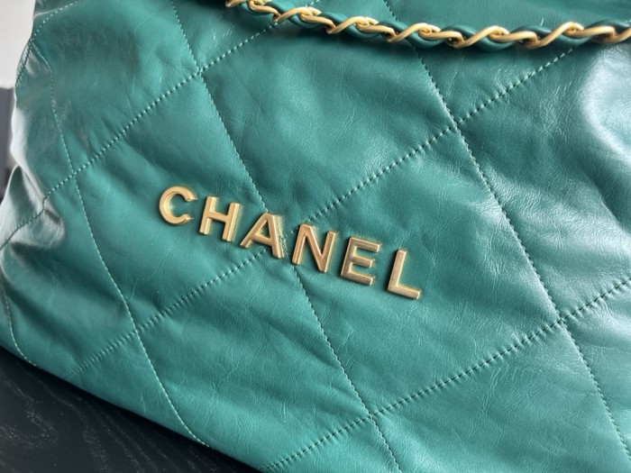 Handbag Chanel  size  39cmx42cmx8 cm