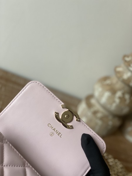  Handbag   Chanel  81197  size  9.5×13×6 cm