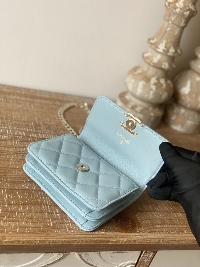  Handbag   Chanel  81197  size  9.5×13×6 cm