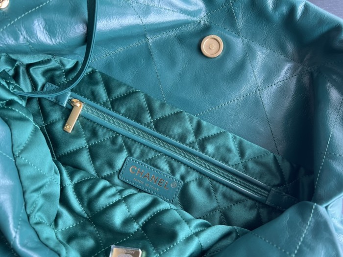  Handbag   Chanel   size  35cmx37cmx7 cm