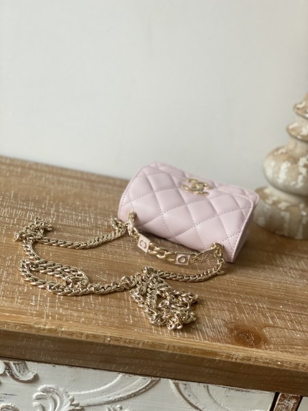  Handbag   Chanel  81197  size  9.5×13×6 cm