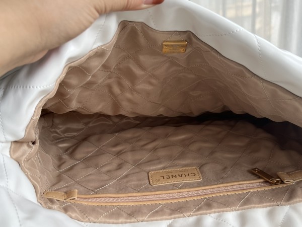  Handbag   Chanel  size   39cmx42cmx8 cm