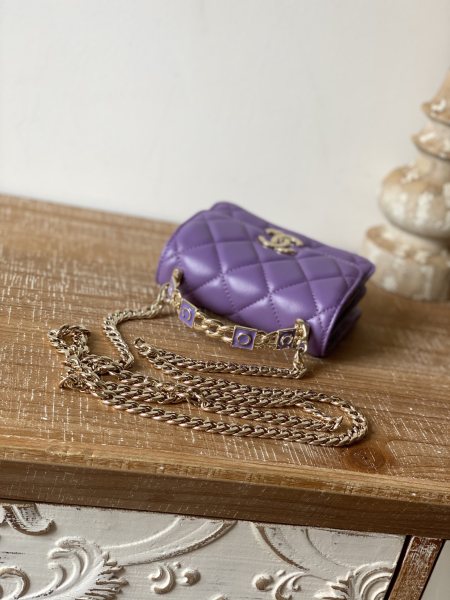  Handbag  Chanel 81197  size  9.5×13×6 cm