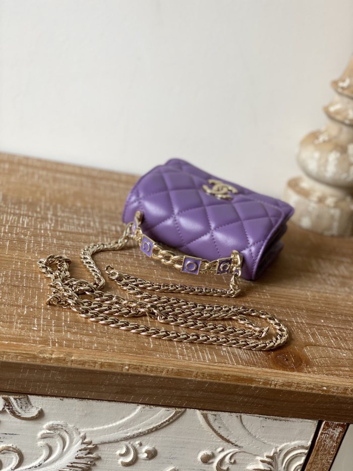  Handbag  Chanel 81197  size  9.5×13×6 cm