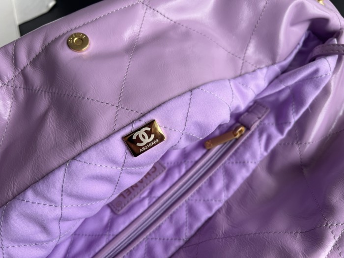 Handbag  Chanel   size   39cmx42cmx8 cm