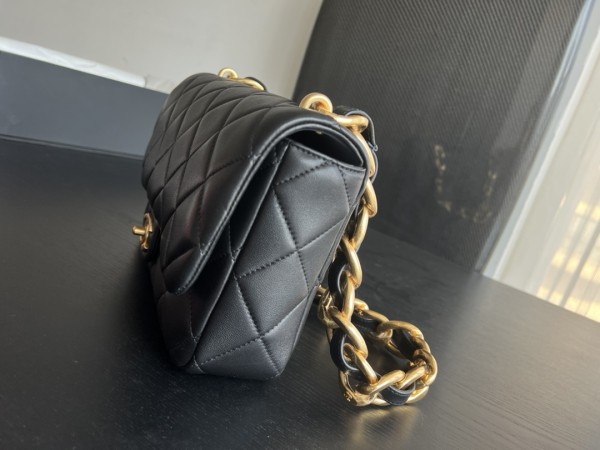  Handbag  Chanel  3215  size  27 cm