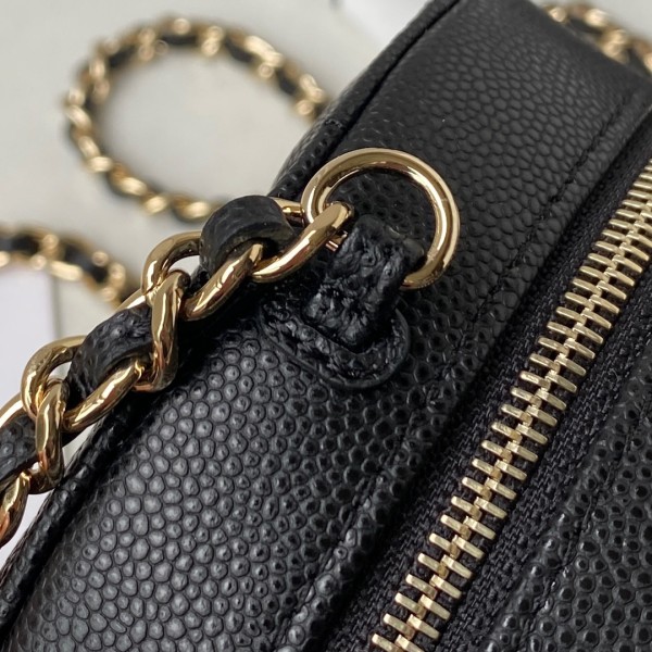  Handbag   Chanel AP2736  size  12*12.*4.5 cm