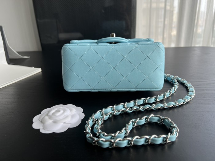  Handbag   Chanel 1115  size  17 cm 