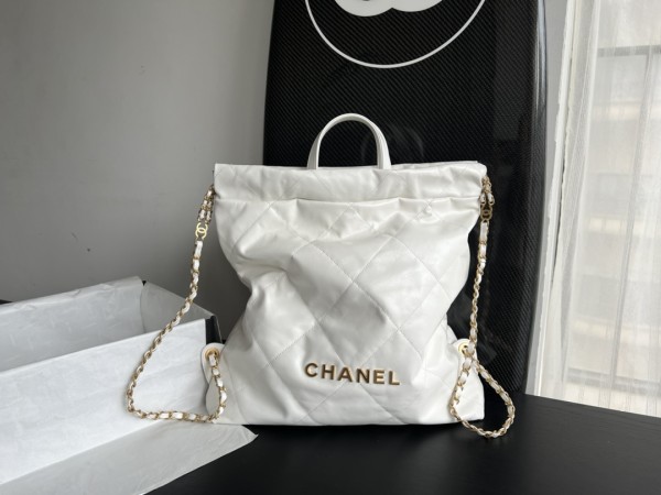 Handbag  Chanel  size  51cmx40cmx9 cm