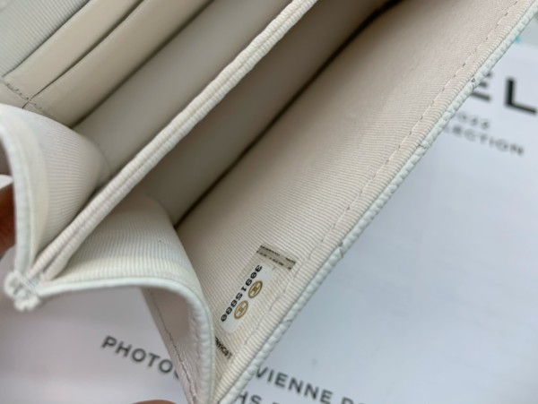  Handbag  Chanel  size 13*9.5*6* cm