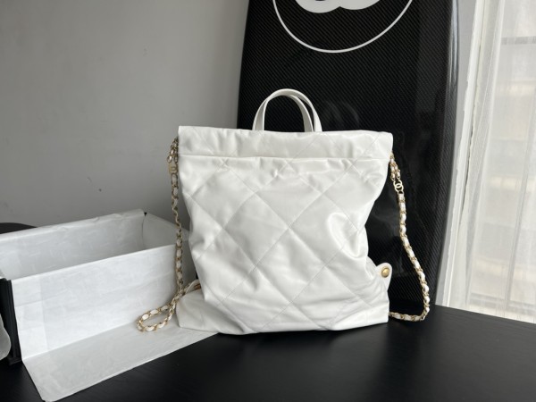 Handbag  Chanel  size  51cmx40cmx9 cm