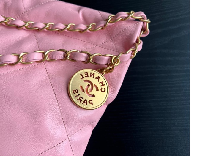  Handbag  Chanel  size  39cmx42cmx8  cm