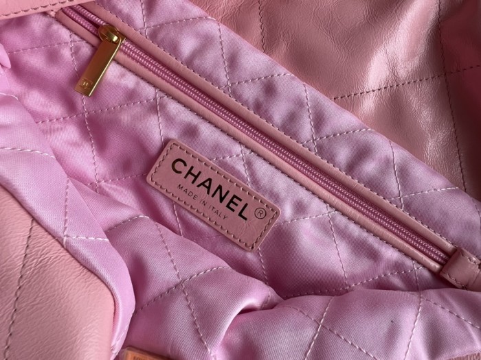  Handbag  Chanel  size  39cmx42cmx8  cm