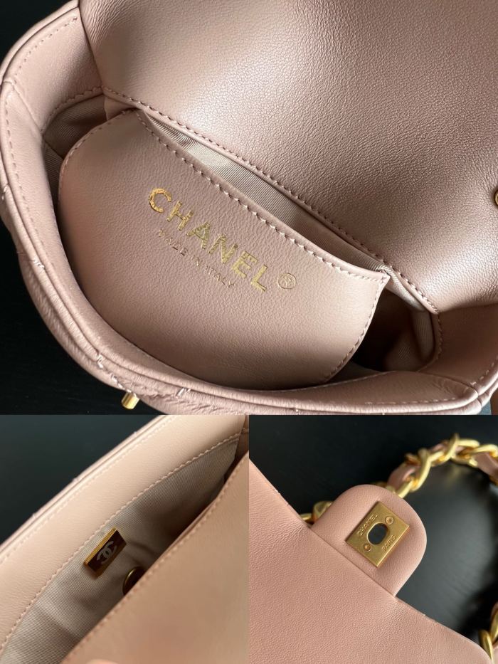  Handbag   Chanel  size  17 cm