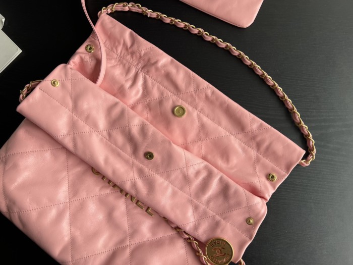  Handbag  Chanel  size  39cmx42cmx8  cm