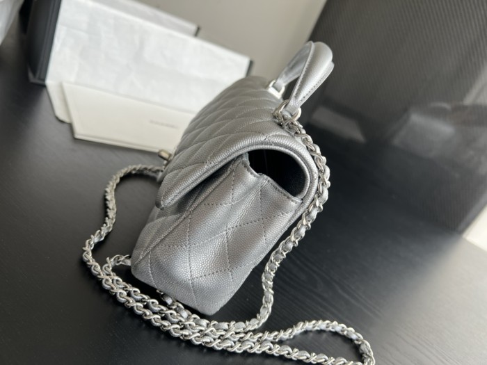  Handbag   Chanel AS2431  size  20cmx13cmx9 cm